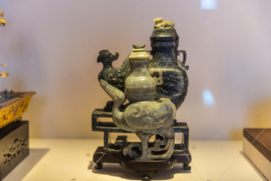 古代玉瓶