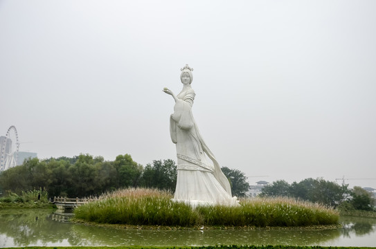 汉中女神雕像
