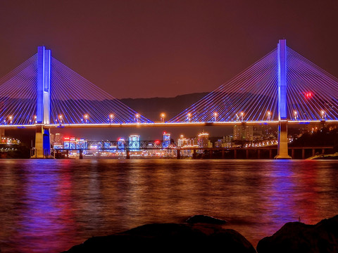 城市斜拉桥夜景