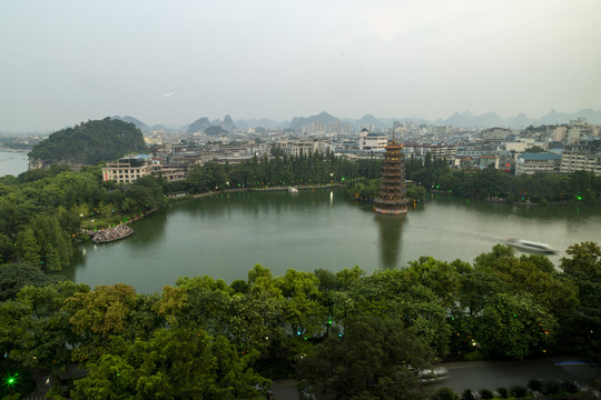 桂林风景日月塔