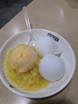 冰淇淋