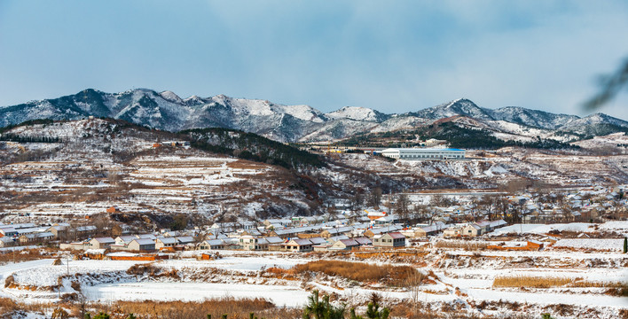 北方冬日美丽的雪后风光