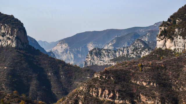 层层叠叠的山峰