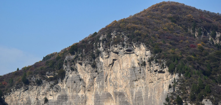 山峰上的断崖