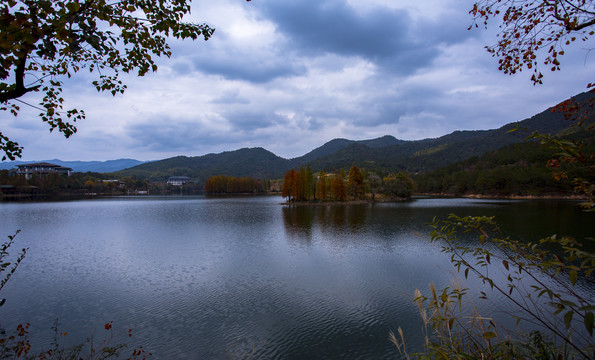 湖光山色