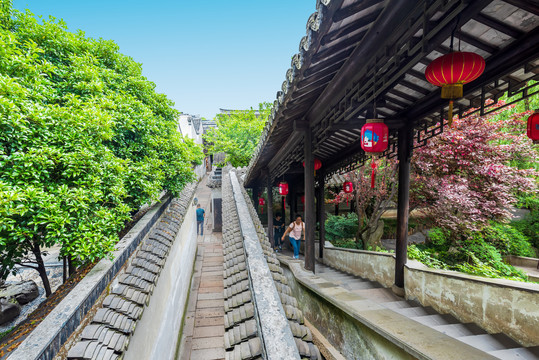 西塘古镇老建筑防火墙与烟雨长廊