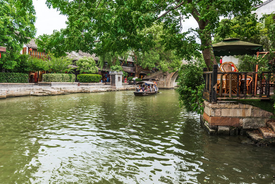 嘉善西塘古镇园林景观河流小船