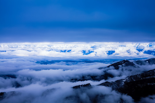 贡嘎牛背山