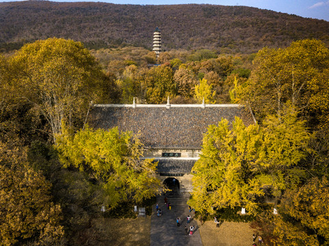 秋日里的灵谷寺