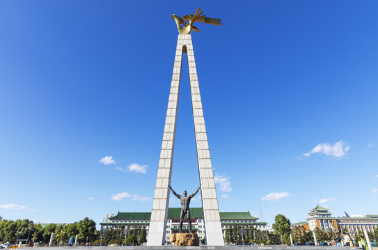 长春人民广场太阳鸟雕塑
