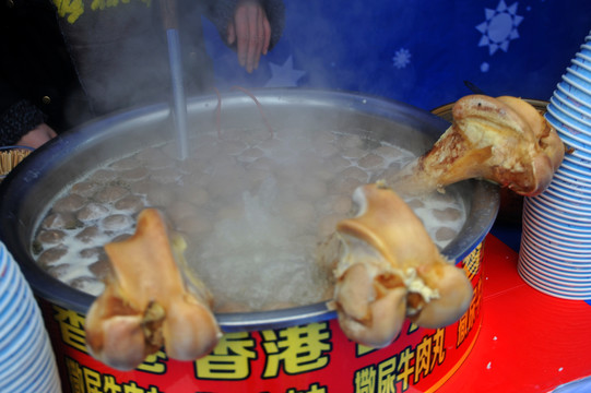煮香港撒尿牛肉丸