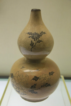 清代花卉纹葫芦瓶磁州窑