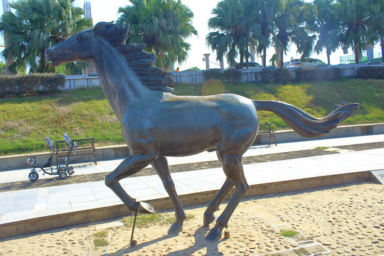 铜马雕像