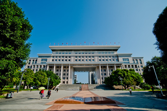 广西大学