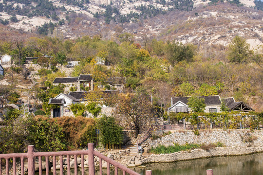 天蒙山脚下的小山村