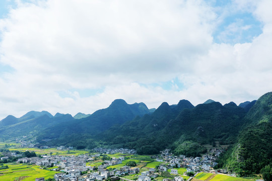 黔西南峰林