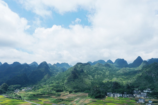 航拍万峰林