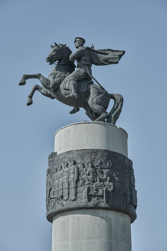 戎装骑马将军雕塑