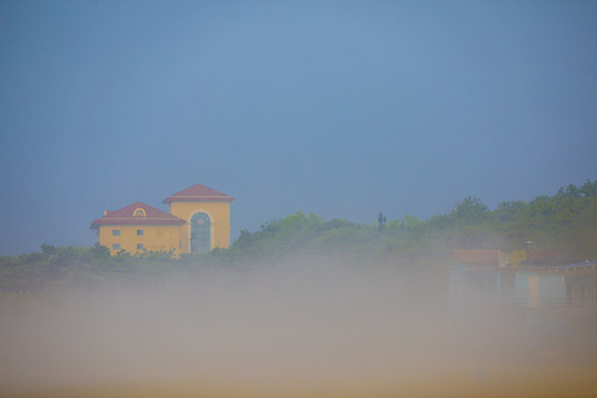 大雾建筑