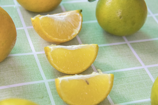 新鲜橙子
