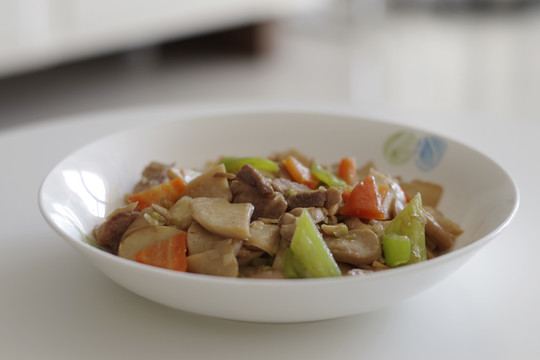 杏鲍菇炒肉