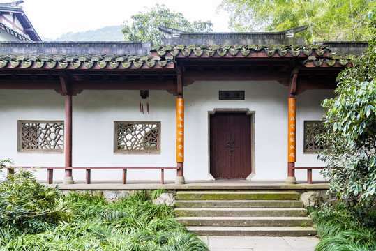 杭州灵峰探梅中式建筑浮香