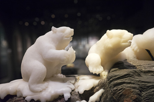 北极熊玉雕