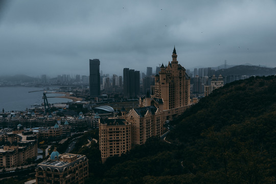 大连星海广场城堡酒店平流雾