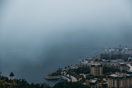 大连星海广场城堡酒店平流雾