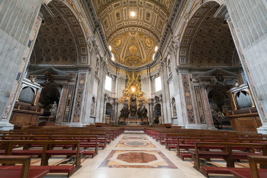 梵蒂冈大教堂内部景观