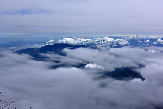 峨眉山云海风光