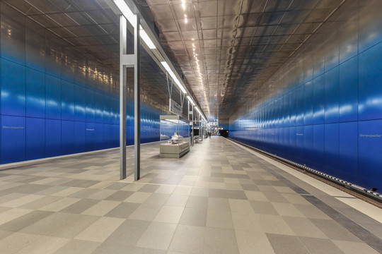 德国汉堡地铁站站台