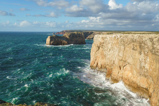 葡萄牙阿尔加维海岸线悬崖