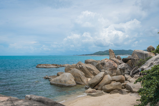 泰国苏梅岛祖父祖母石海滩风光