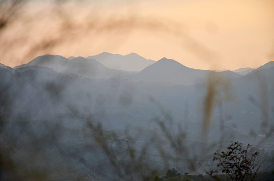 黄昏远山