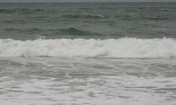 翻滚的海浪