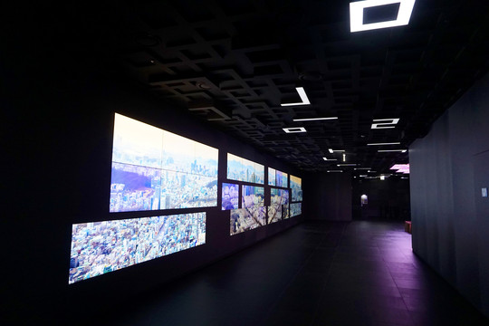 韩国乐天世界LED屏幕长廊