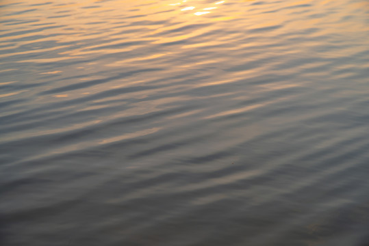 水面波纹