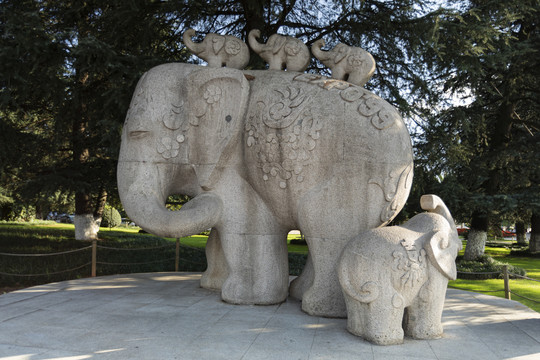 昆明世博园大象塑像