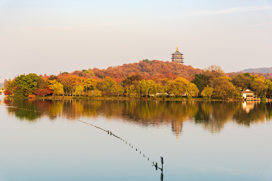 杭州西湖雷峰塔秋景