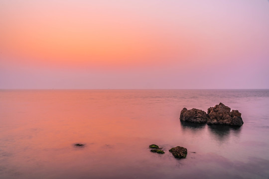 山东长岛峰山林海的日出风景