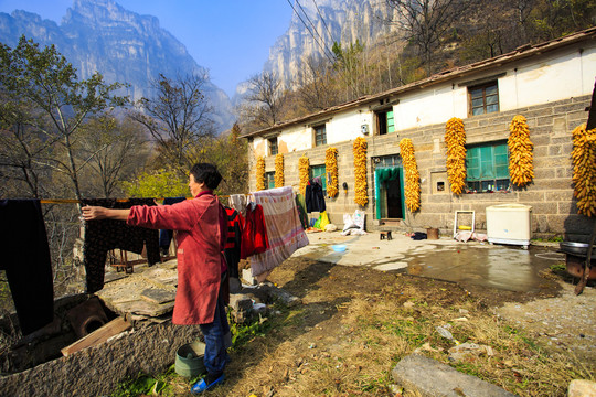 河南林州太行山石板岩秋色