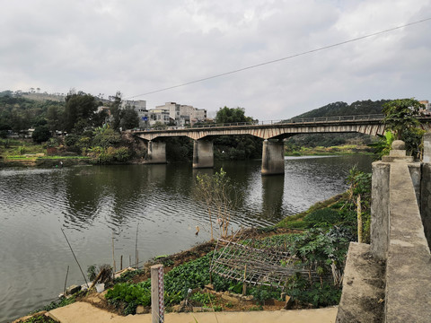 广西钦州市小董镇江边图片