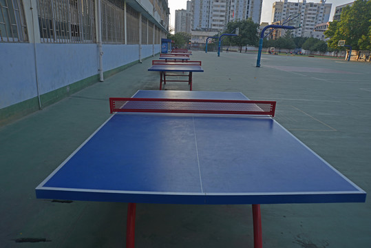 校园乒乓球桌