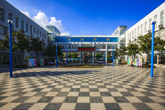 宁波经贸学校