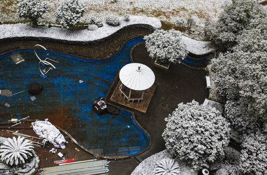 宁波鄞州小区雪景