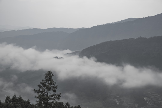 水墨山