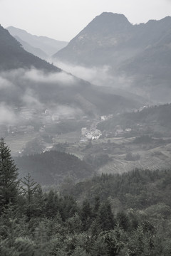 水墨山