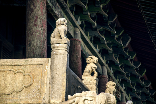 狮子雕塑柱子