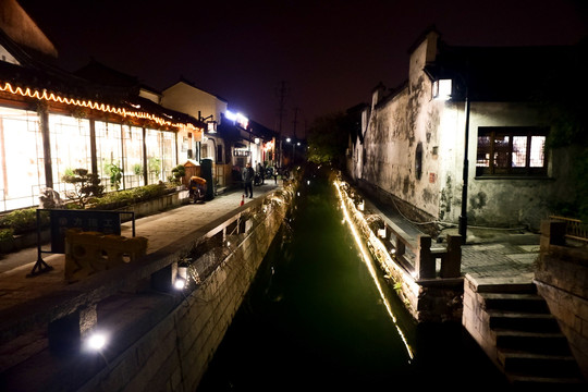 苏州平江路夜景